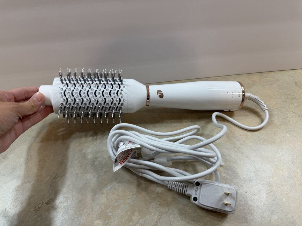 T3 AireBrush One-Step Hair Dryer Brush White Rose Gold 1200W Model 76656